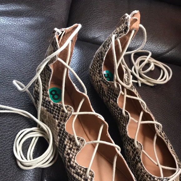 NWOB MIA Snake skin lace up flats - Picture 4 of 6